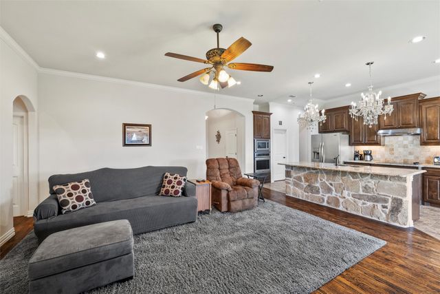 105 Abbey Road, Waxahachie, TX 75165