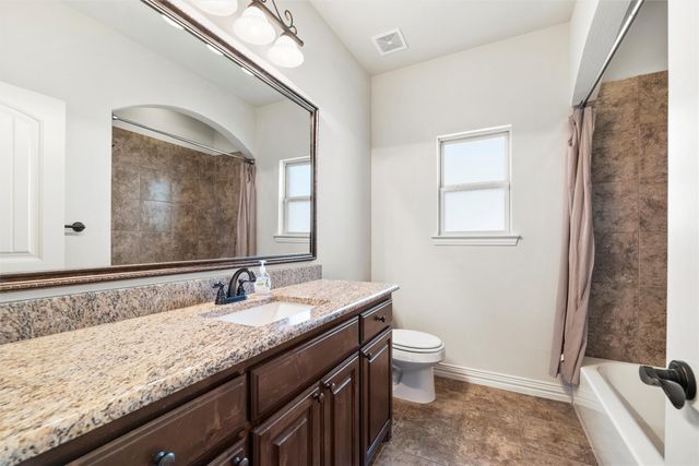 105 Abbey Road, Waxahachie, TX 75165