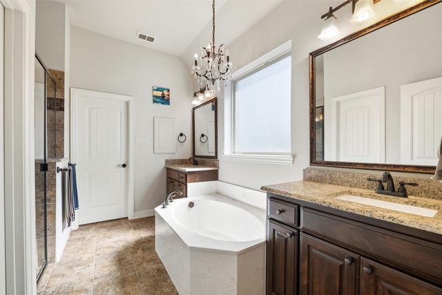 105 Abbey Road, Waxahachie, TX 75165