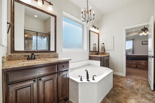 105 Abbey Road, Waxahachie, TX 75165