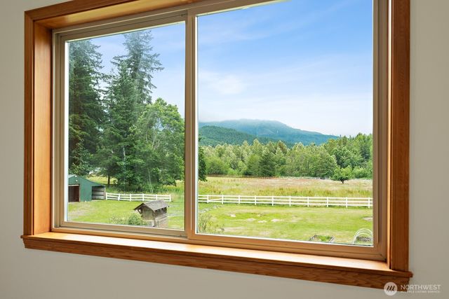 6373 Eastwood Road, Deming, WA 98244