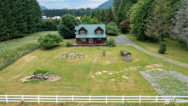 6373 Eastwood Road, Deming, WA 98244