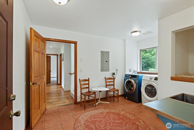 6373 Eastwood Road, Deming, WA 98244