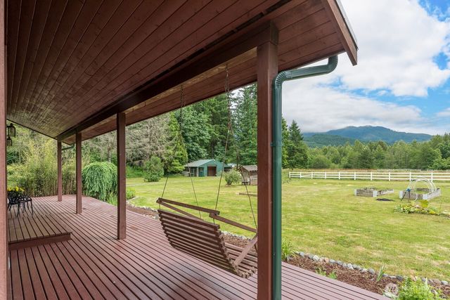 6373 Eastwood Road, Deming, WA 98244