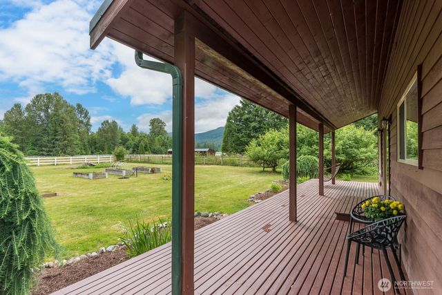 6373 Eastwood Road, Deming, WA 98244