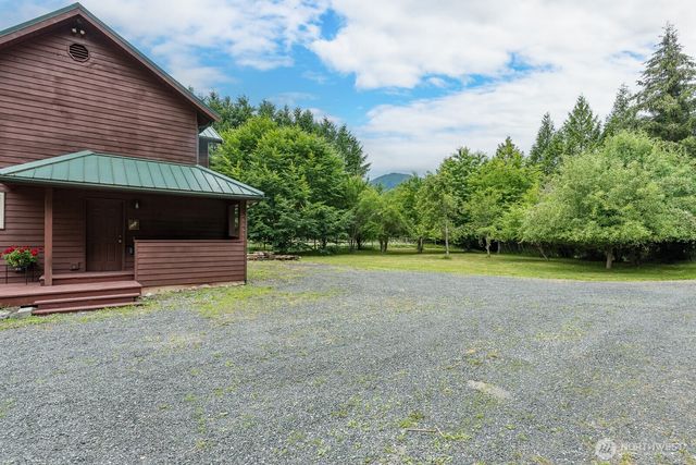 6373 Eastwood Road, Deming, WA 98244