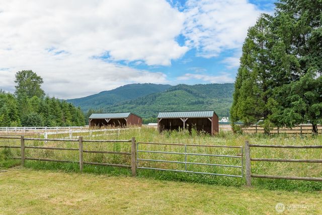 6373 Eastwood Road, Deming, WA 98244