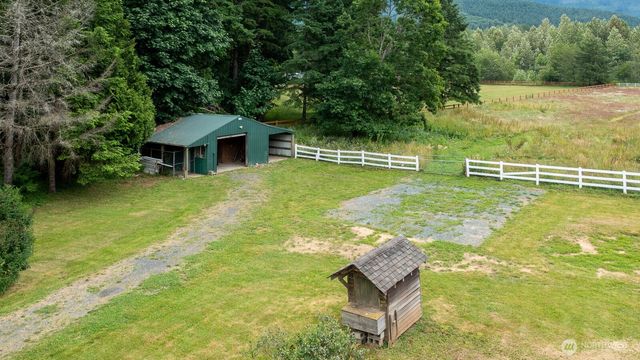 6373 Eastwood Road, Deming, WA 98244