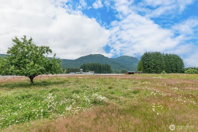 6373 Eastwood Road, Deming, WA 98244