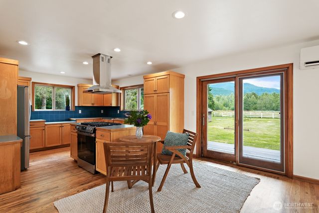 6373 Eastwood Road, Deming, WA 98244