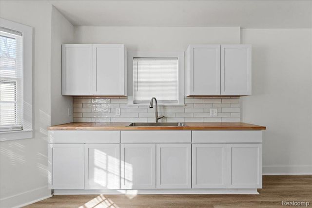 1210 Blanchard Avenue, Flint, MI 48503