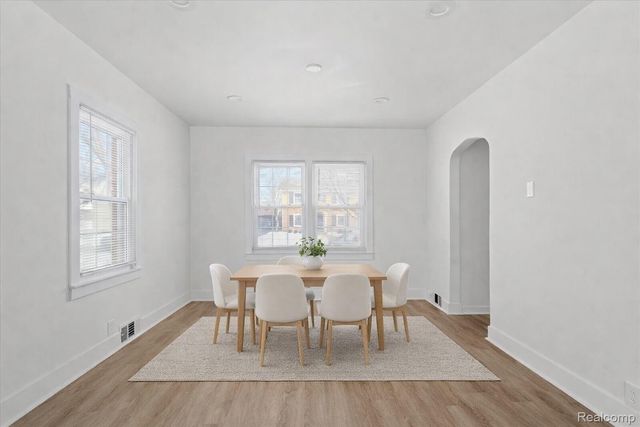 1210 Blanchard Avenue, Flint, MI 48503