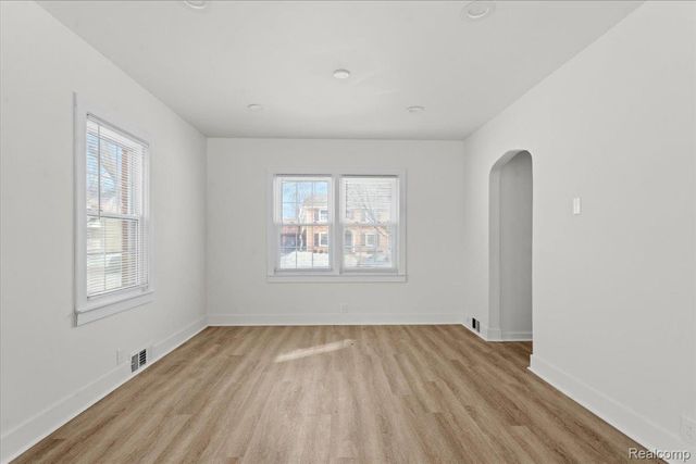 1210 Blanchard Avenue, Flint, MI 48503