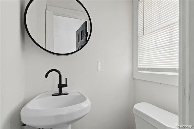 1210 Blanchard Avenue, Flint, MI 48503