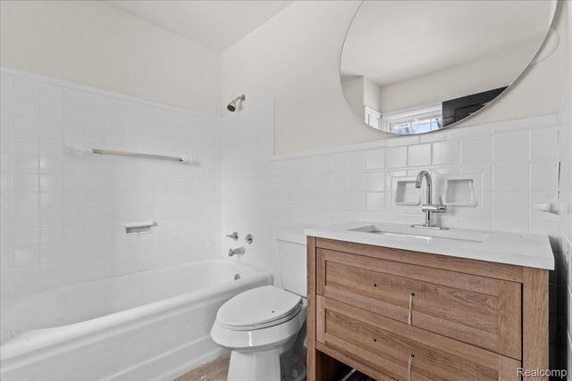 1210 Blanchard Avenue, Flint, MI 48503