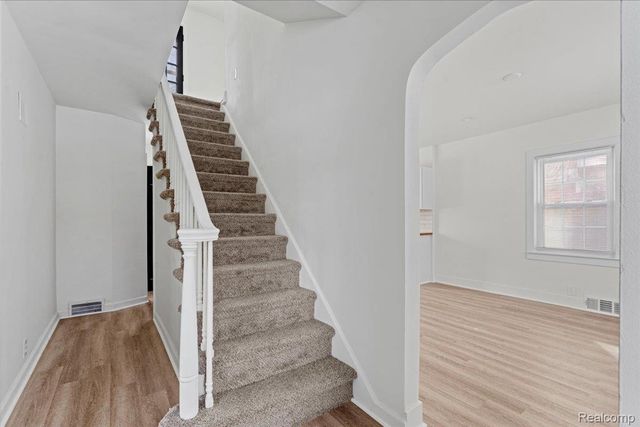 1210 Blanchard Avenue, Flint, MI 48503