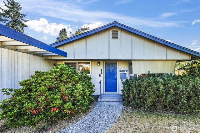 1309 Lenore Drive, Tacoma, WA 98406