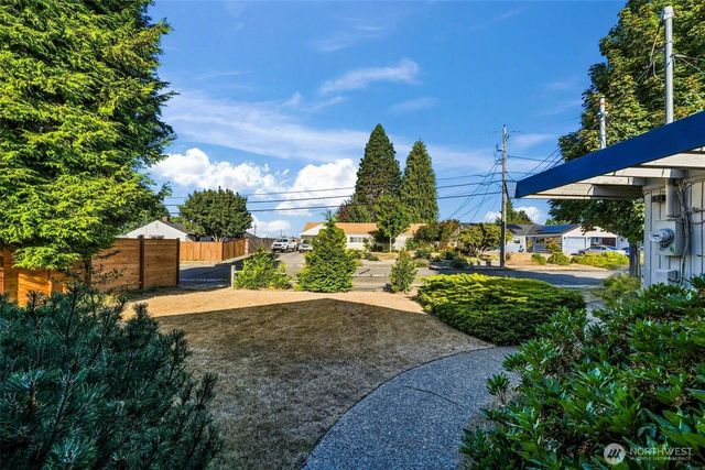 1309 Lenore Drive, Tacoma, WA 98406