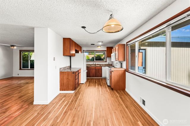 1309 Lenore Drive, Tacoma, WA 98406