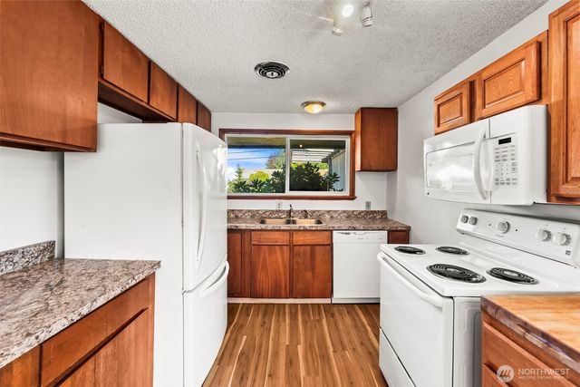 1309 Lenore Drive, Tacoma, WA 98406