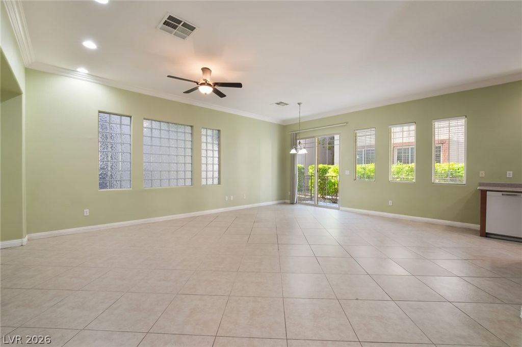 Image 5 of property listing at 9236 Whitekirk Place, Las Vegas, NV 89145