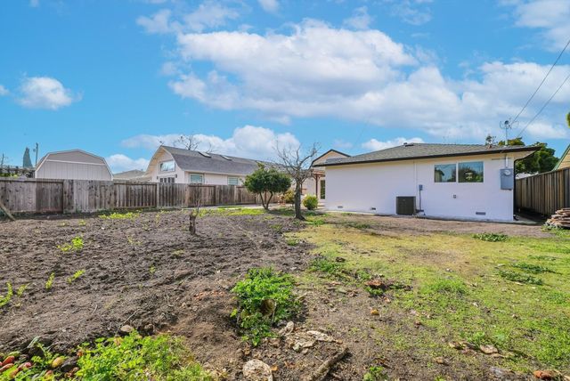 2243 Emmett Court, Santa Clara, CA 95051