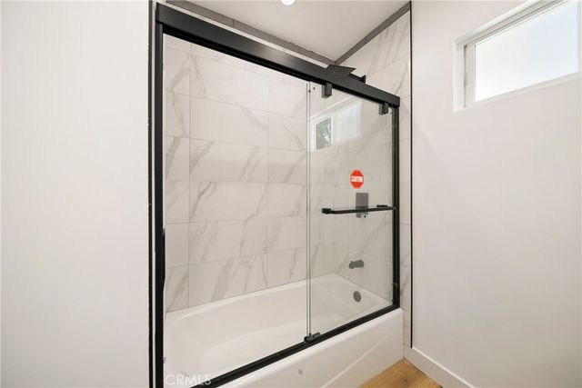 6714 Jellico, Lake Balboa, CA 91406