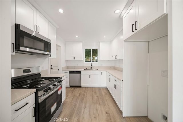 6714 Jellico, Lake Balboa, CA 91406