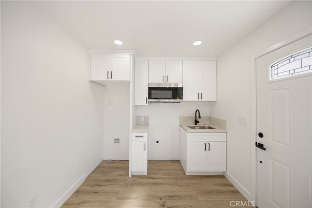 6714 Jellico, Lake Balboa, CA 91406