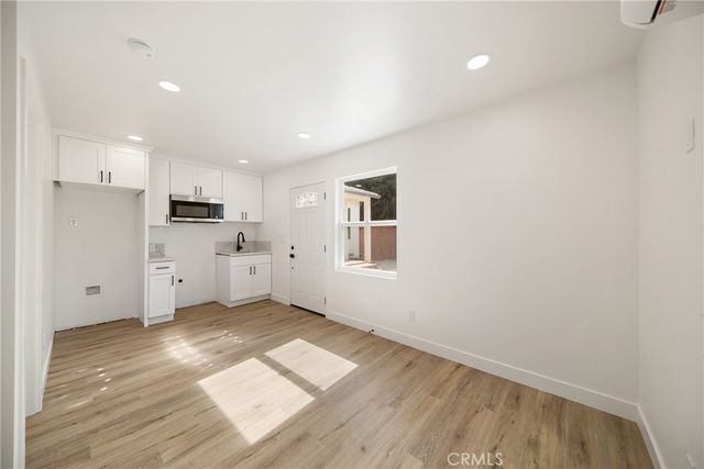 6714 Jellico, Lake Balboa, CA 91406