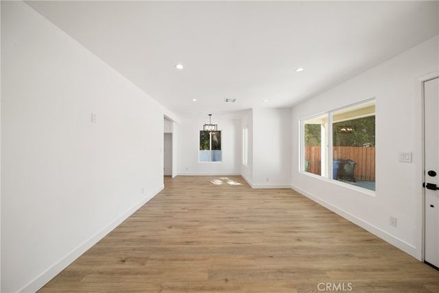 6714 Jellico, Lake Balboa, CA 91406