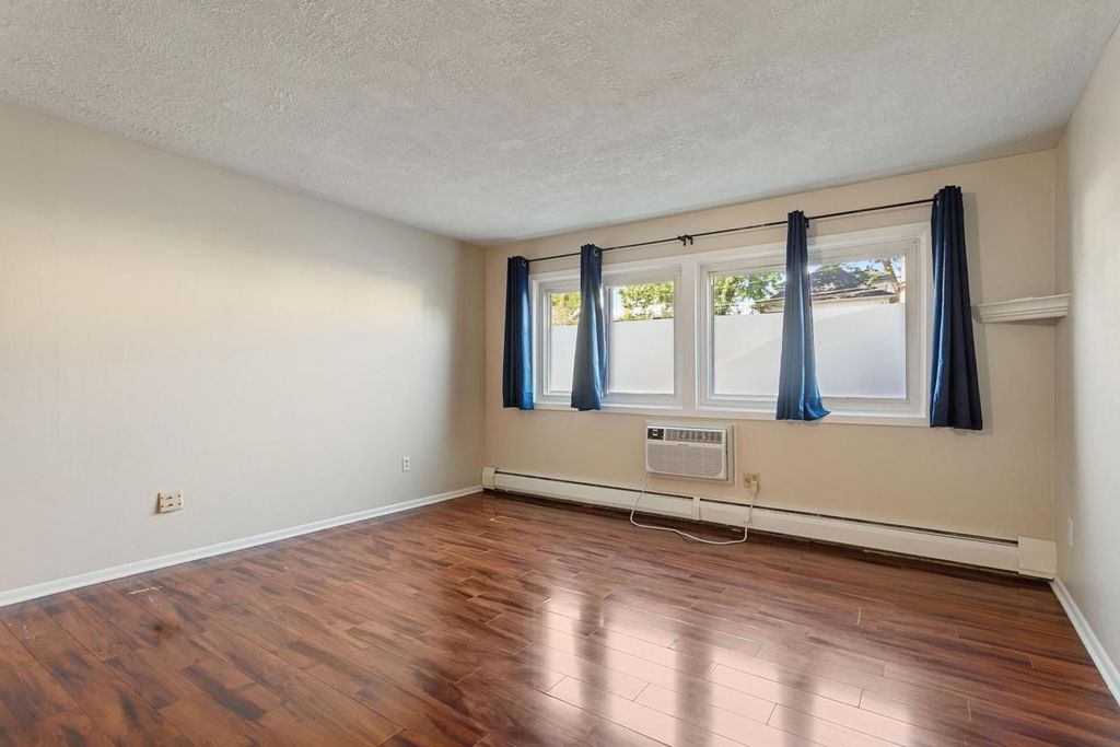 2616 Harriet Avenue 110, Minneapolis, MN 55408 — photo 2