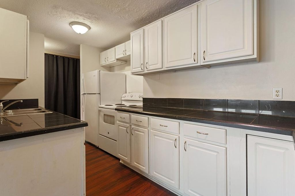 2616 Harriet Avenue 110, Minneapolis, MN 55408 — photo 3