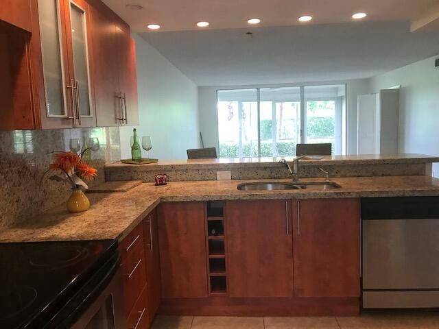 2851 S Palm Aire Drive 101, Pompano Beach, FL 33069