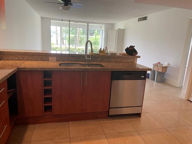 2851 S Palm Aire Drive 101, Pompano Beach, FL 33069