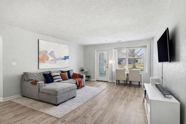 1295 Millbrook Trail, Ann Arbor, MI 48108