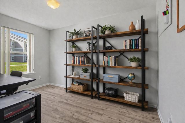 1295 Millbrook Trail, Ann Arbor, MI 48108