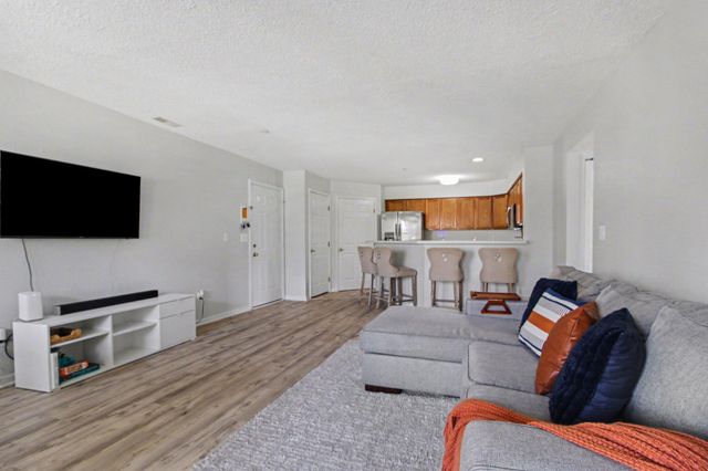 1295 Millbrook Trail, Ann Arbor, MI 48108