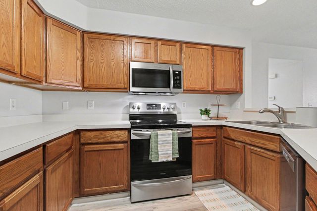 1295 Millbrook Trail, Ann Arbor, MI 48108