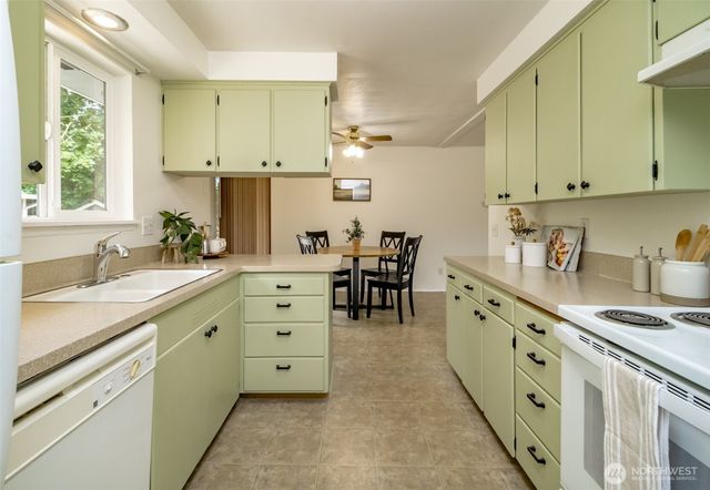 618 21st Street SE, Puyallup, WA 98372