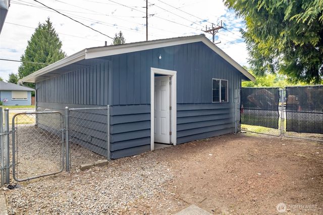 618 21st Street SE, Puyallup, WA 98372