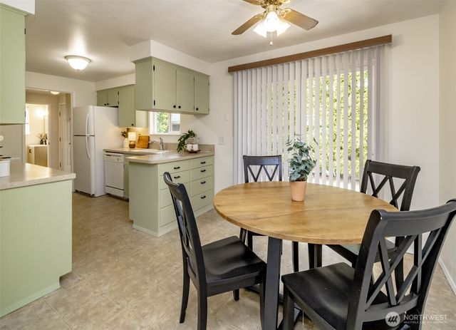 618 21st Street SE, Puyallup, WA 98372