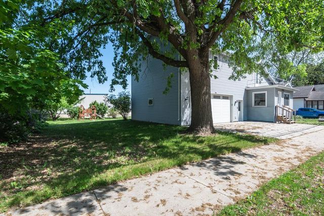 124 S CUSTER STREET, Brillion, WI 54110