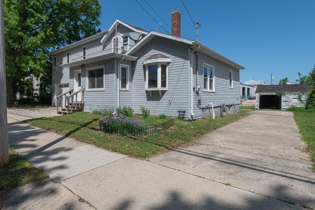 124 S CUSTER STREET, Brillion, WI 54110