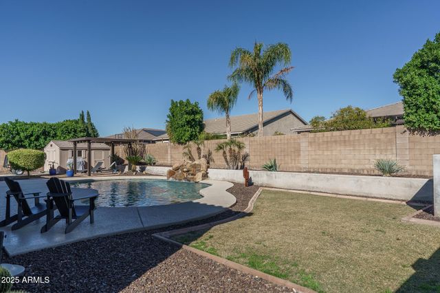 9358 W ROBIN Lane, Peoria, AZ 85383