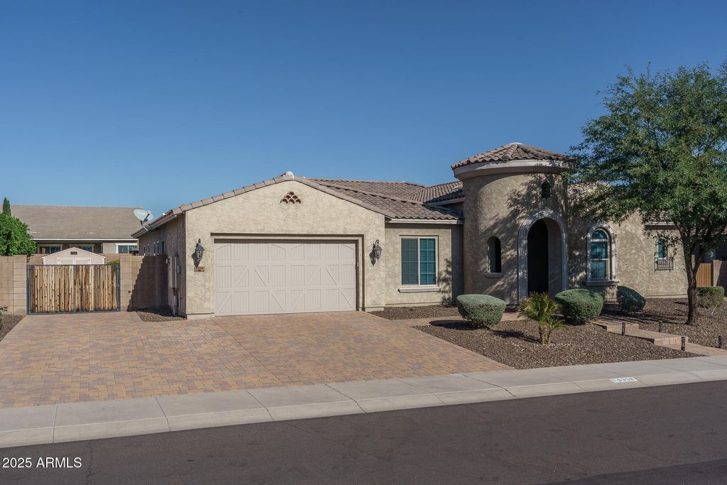 9358 W ROBIN Lane, Peoria, AZ 85383