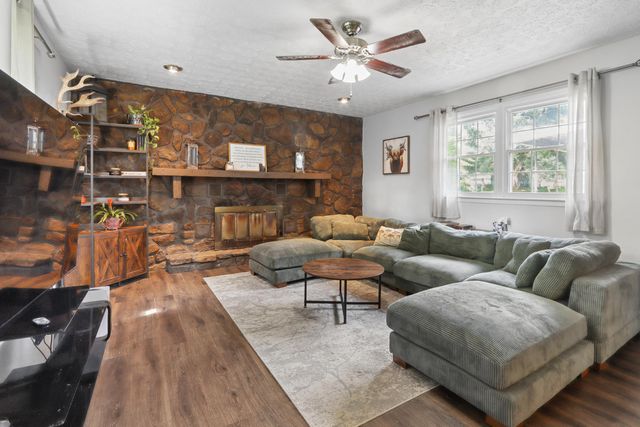 3031 E Gasconade Street, Springfield, MO 65804