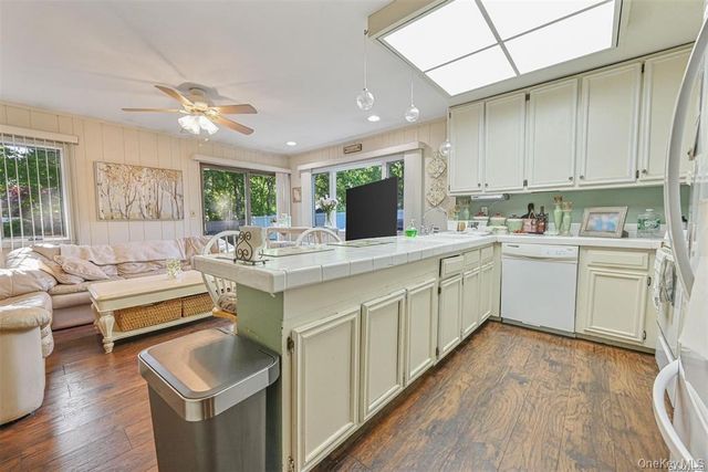 38 Glenmere Lane, Coram, NY 11727