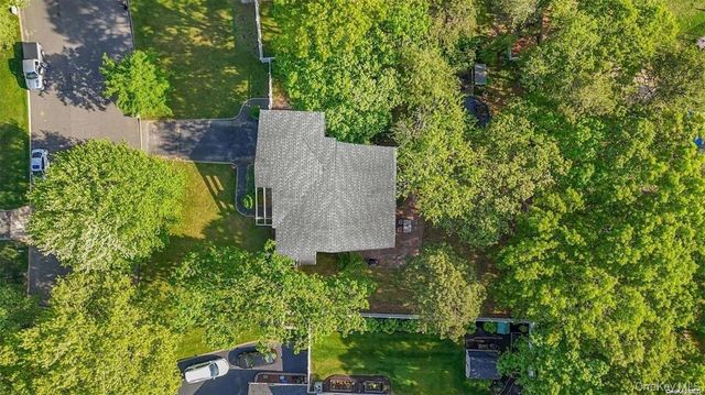 38 Glenmere Lane, Coram, NY 11727