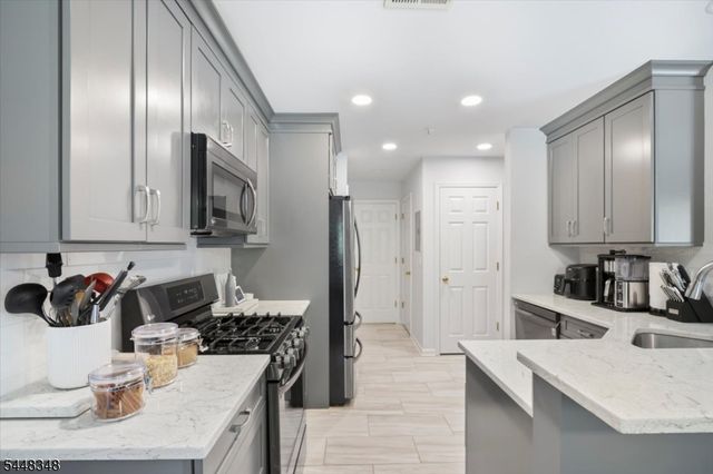 70 Carter Rd 70, Wanaque Boro, NJ 07420